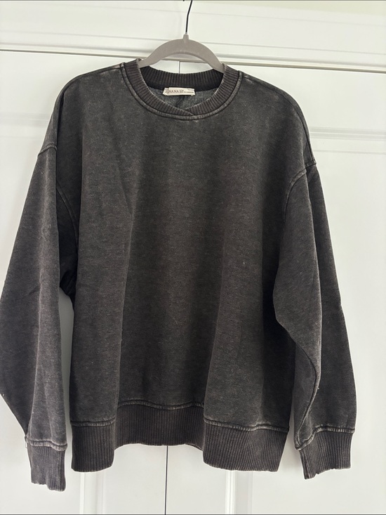 Zenana Outfitters Tops - Zenana Vintage-Inspired Washed Black Crewneck Sweater S/M